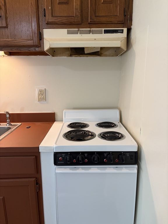 8 Exchange Street, Unit 2 Waltham, MA 02451 - Photo 3 of 8