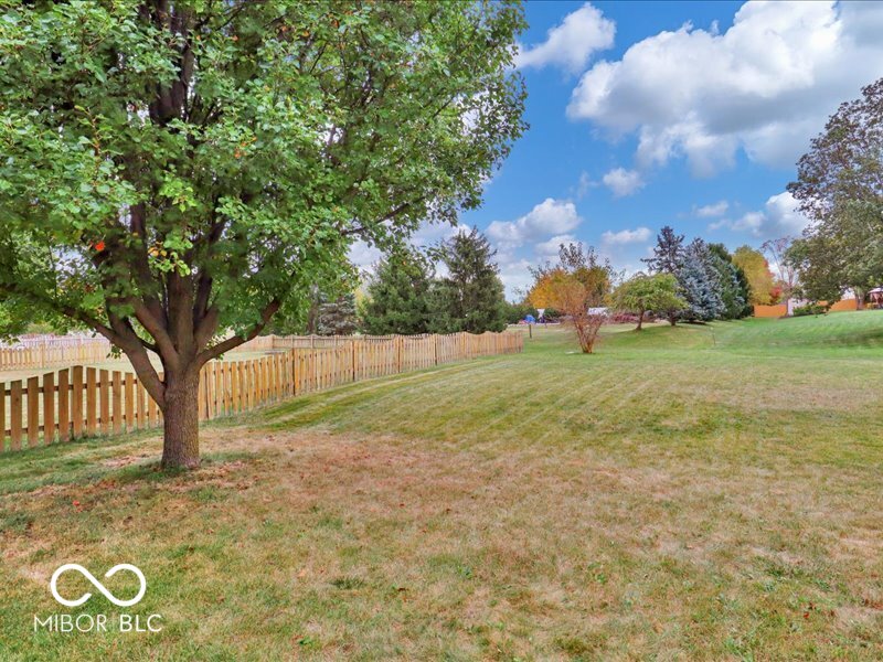 10165 Bootham Close Fishers, IN 46038 - Photo 47 of 51