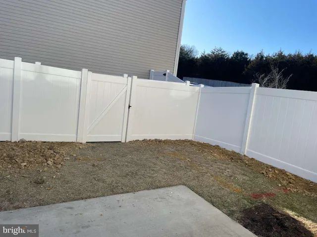 $2,075 | 114 Coralyrose Court, Winchester, VA 22602