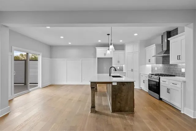 $400,000 | 4015 Northeast Sagamore Drive, Lee's Summit, MO 64064