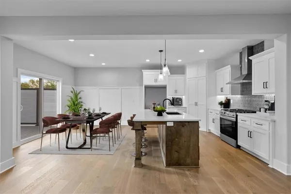 $400,000 | 4015 Northeast Sagamore Drive, Lee's Summit, MO 64064