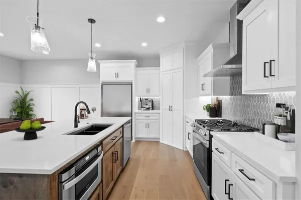 $400,000 | 4015 Northeast Sagamore Drive, Lee's Summit, MO 64064