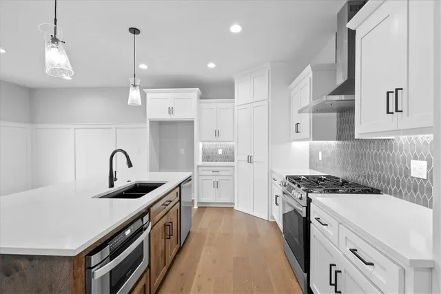 $400,000 | 4015 Northeast Sagamore Drive, Lee's Summit, MO 64064