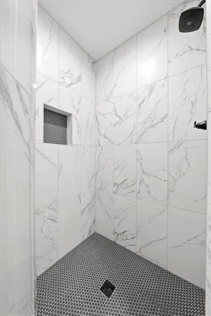 $400,000 | 4015 Northeast Sagamore Drive, Lee's Summit, MO 64064