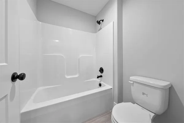 $400,000 | 4015 Northeast Sagamore Drive, Lee's Summit, MO 64064