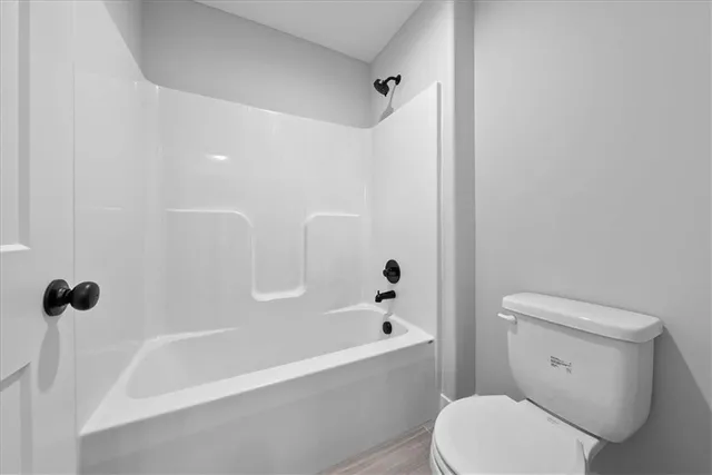 $400,000 | 4015 Northeast Sagamore Drive, Lee's Summit, MO 64064