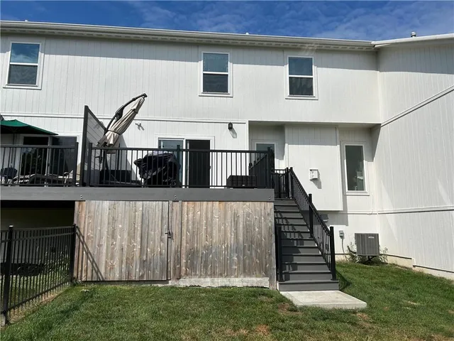 $400,000 | 4015 Northeast Sagamore Drive, Lee's Summit, MO 64064