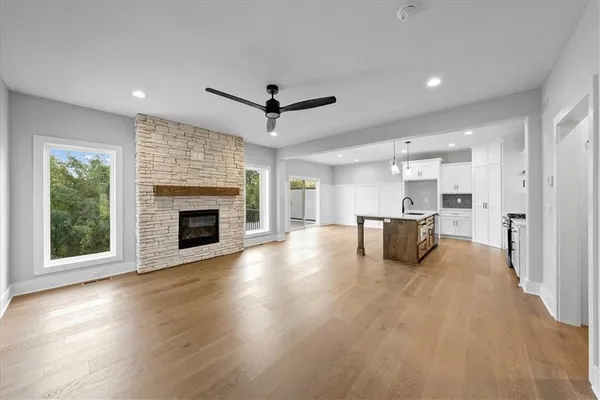 $400,000 | 4015 Northeast Sagamore Drive, Lee's Summit, MO 64064