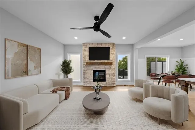 $400,000 | 4015 Northeast Sagamore Drive, Lee's Summit, MO 64064