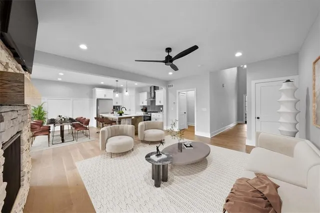 $400,000 | 4015 Northeast Sagamore Drive, Lee's Summit, MO 64064