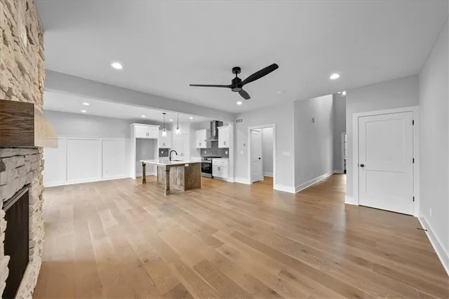 $400,000 | 4015 Northeast Sagamore Drive, Lee's Summit, MO 64064