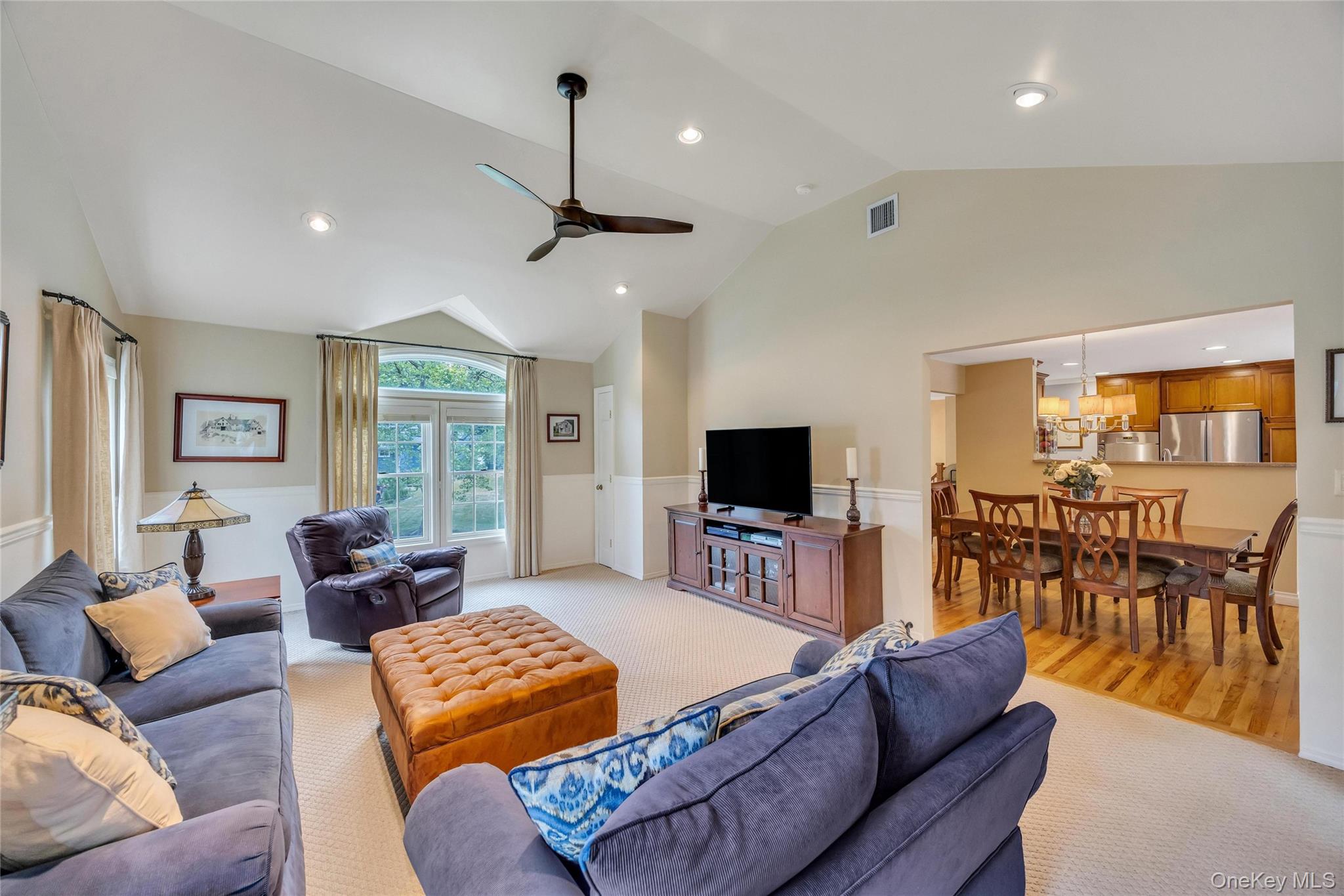 4 Long Hill Road Smithtown, NY 11787 - Photo 8 of 37 Den extension