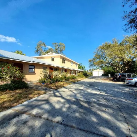 $1,400 | 958 Louisiana Avenue, Sebastian, FL 32958