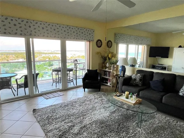$1,995 | 880 Mandalay Avenue, Unit N902, Clearwater, FL 33767
