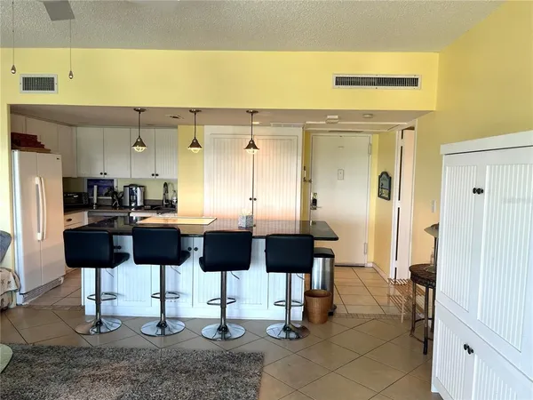 $1,995 | 880 Mandalay Avenue, Unit N902, Clearwater, FL 33767