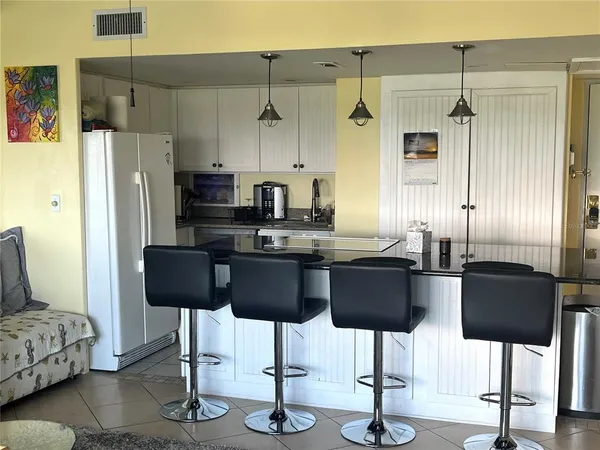 $1,995 | 880 Mandalay Avenue, Unit N902, Clearwater, FL 33767