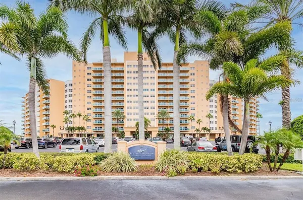$1,995 | 880 Mandalay Avenue, Unit N902, Clearwater, FL 33767