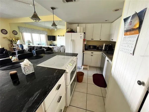 $1,995 | 880 Mandalay Avenue, Unit N902, Clearwater, FL 33767