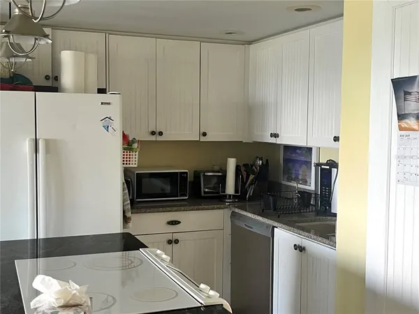 $1,995 | 880 Mandalay Avenue, Unit N902, Clearwater, FL 33767