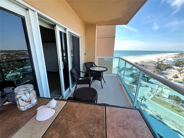 $1,995 | 880 Mandalay Avenue, Unit N902, Clearwater, FL 33767