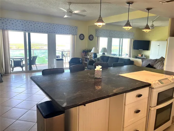 $1,995 | 880 Mandalay Avenue, Unit N902, Clearwater, FL 33767