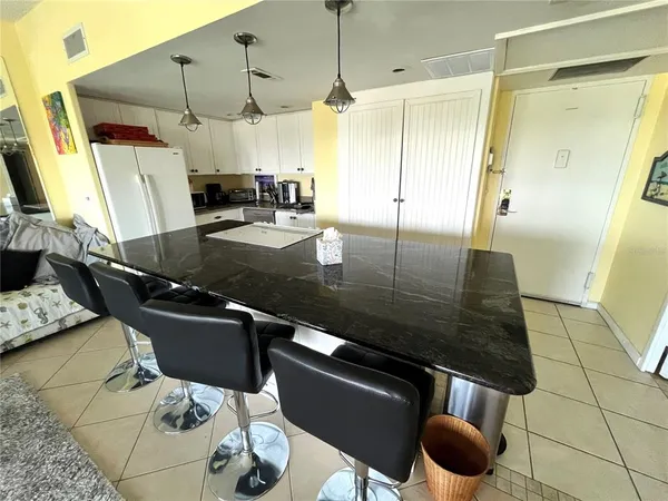 $1,995 | 880 Mandalay Avenue, Unit N902, Clearwater, FL 33767