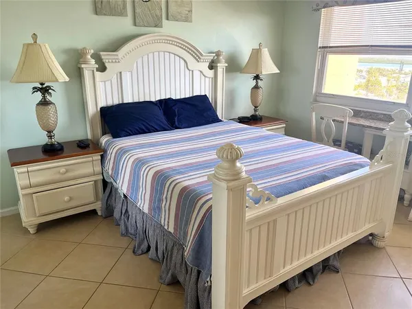$1,995 | 880 Mandalay Avenue, Unit N902, Clearwater, FL 33767