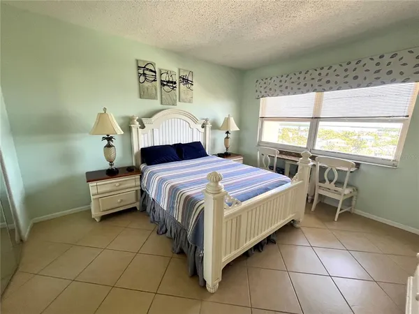 $1,995 | 880 Mandalay Avenue, Unit N902, Clearwater, FL 33767