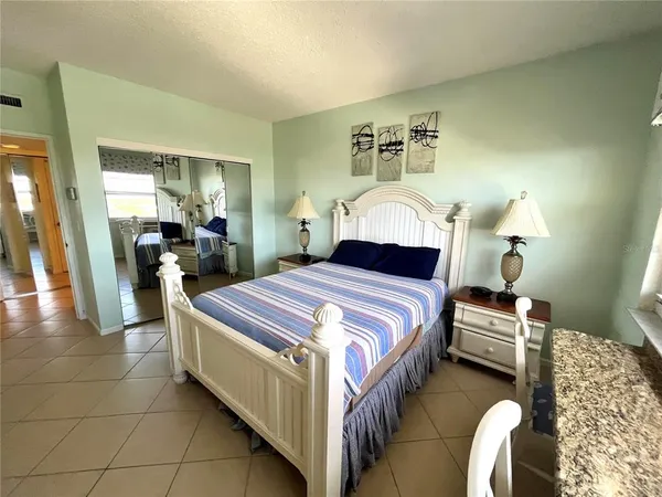$1,995 | 880 Mandalay Avenue, Unit N902, Clearwater, FL 33767