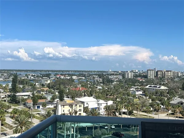 $1,995 | 880 Mandalay Avenue, Unit N902, Clearwater, FL 33767