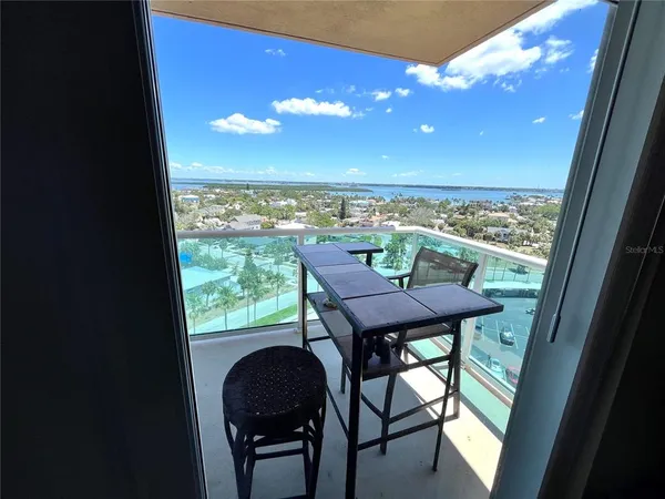 $1,995 | 880 Mandalay Avenue, Unit N902, Clearwater, FL 33767
