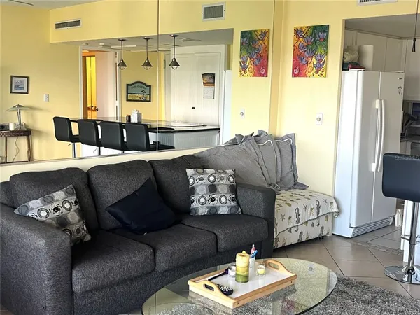 $1,995 | 880 Mandalay Avenue, Unit N902, Clearwater, FL 33767