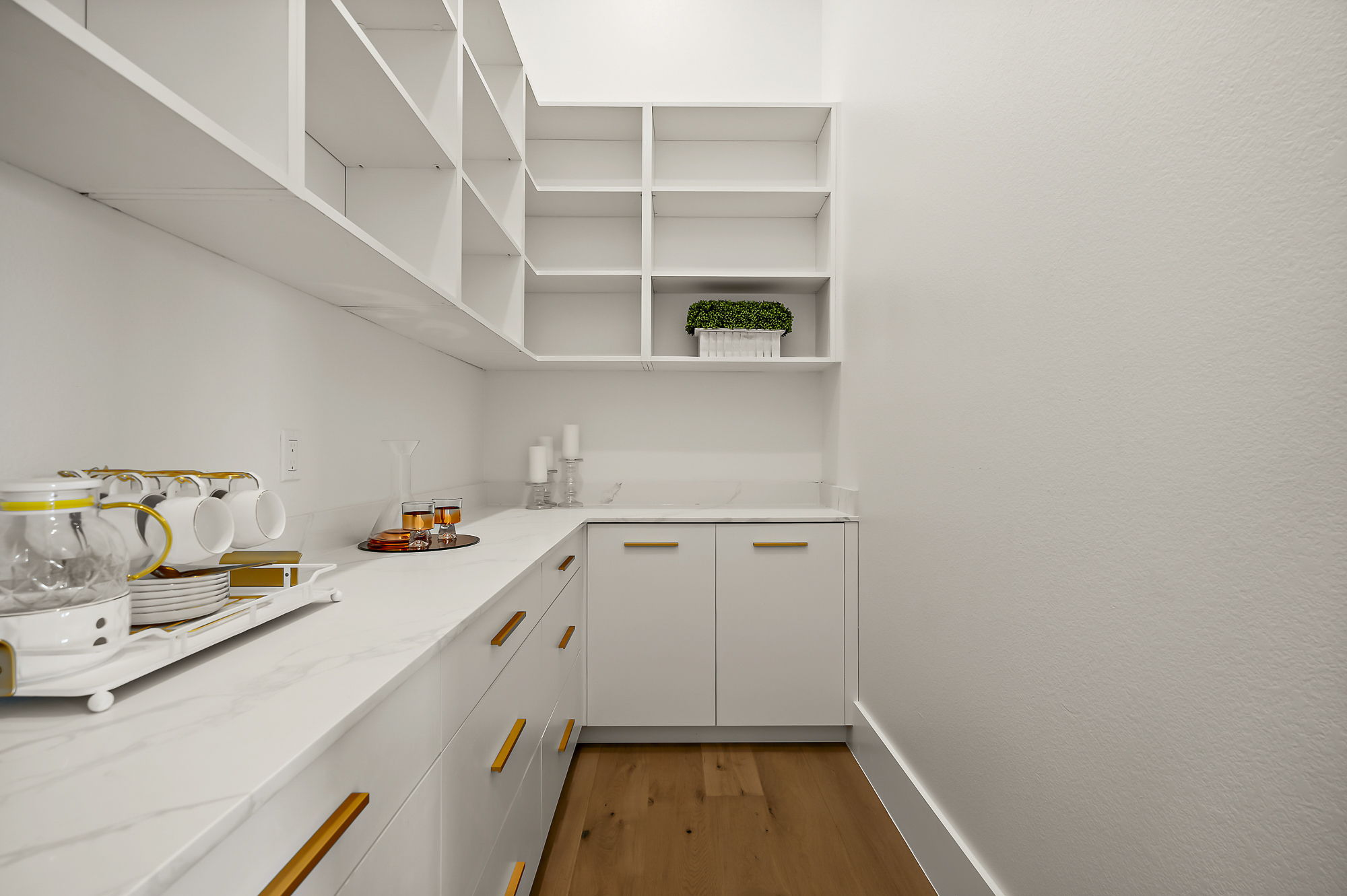 10211 Thistle Ridge Austin, TX 78733 - Photo 16 of 39 a storage room with a sink