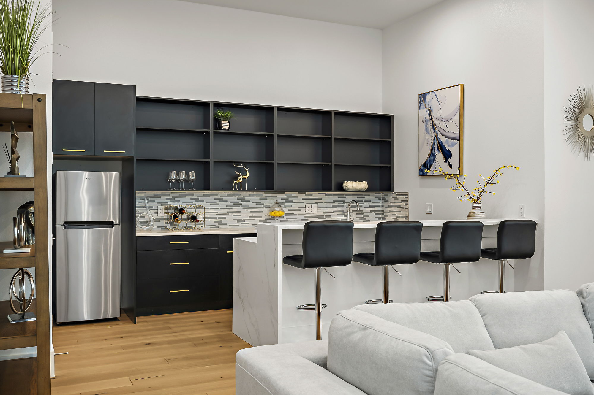 10211 Thistle Ridge Austin, TX 78733 - Photo 27 of 39 a living room with furniture