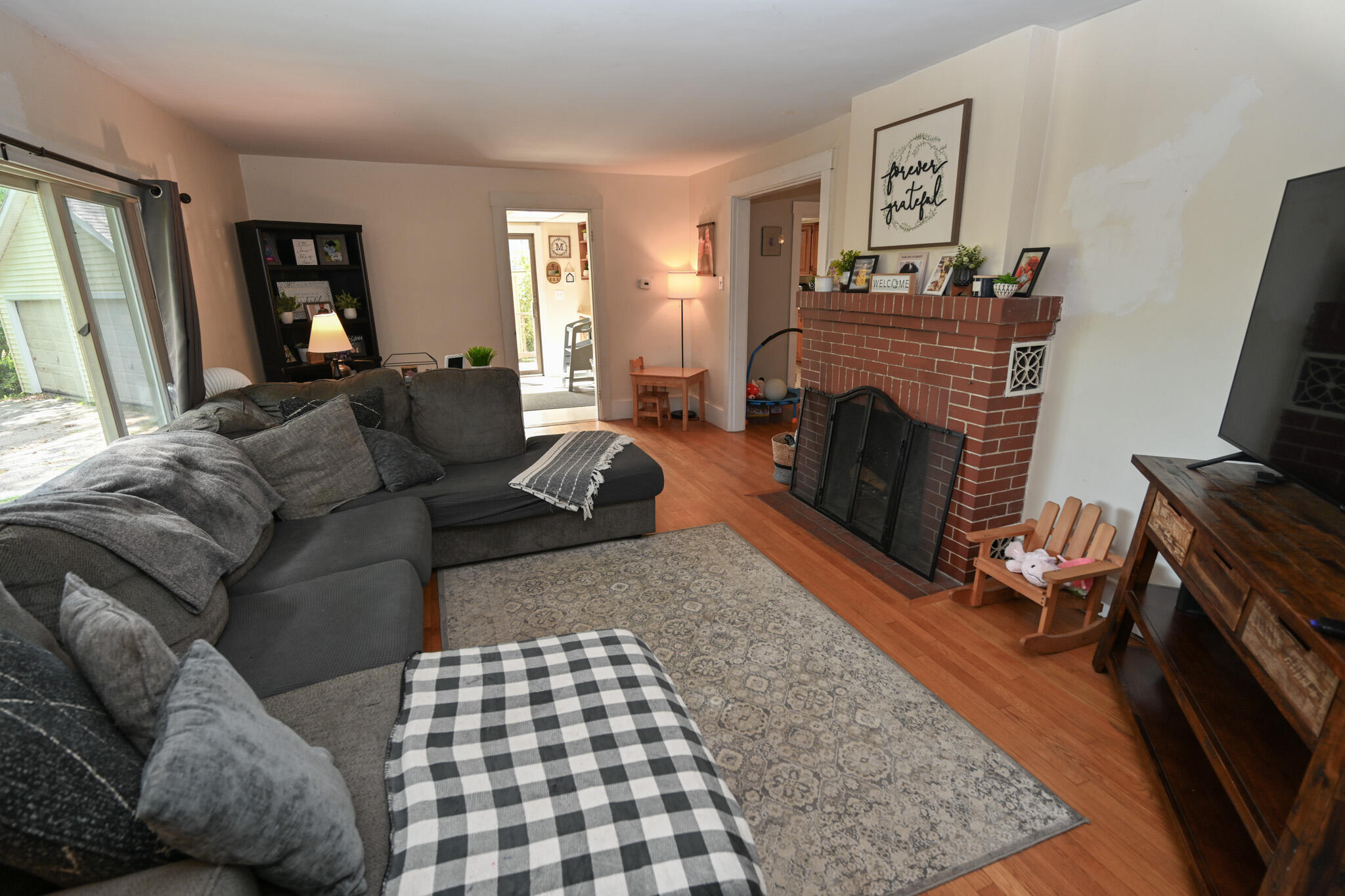 420 Main Road South Hampden, ME 04444 - Photo 8 of 20 Living Room