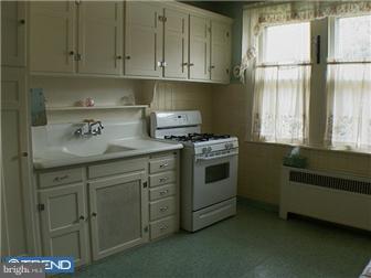 7443 Sommers Road Philadelphia, PA 19138 - Photo 6 of 12 Kitchen