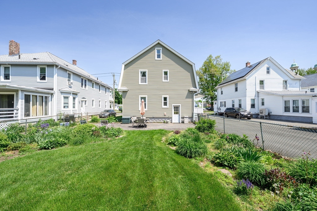 162 Hubbard Street Ludlow, MA 01056 - Photo 4 of 37