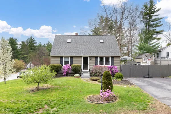 $489,000 | 12 Wedgewood Drive, Concord, NH 03301