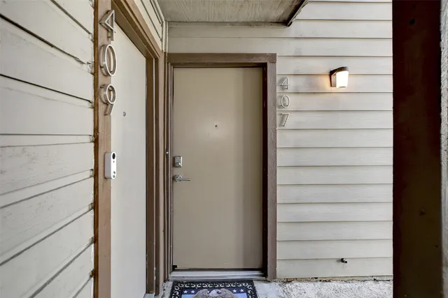 a view of front door and porch