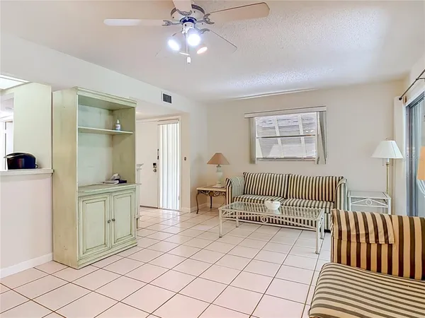 $1,350 | 110 Cypress Woods Court, Unit 7D, Deltona, FL 32725
