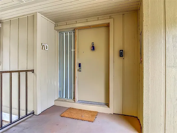 $1,350 | 110 Cypress Woods Court, Unit 7D, Deltona, FL 32725