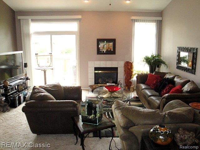 501 Cherry Grove Road, Unit 67 Canton, MI 48188 - Photo 15 of 25 Roaring Gas Fireplace