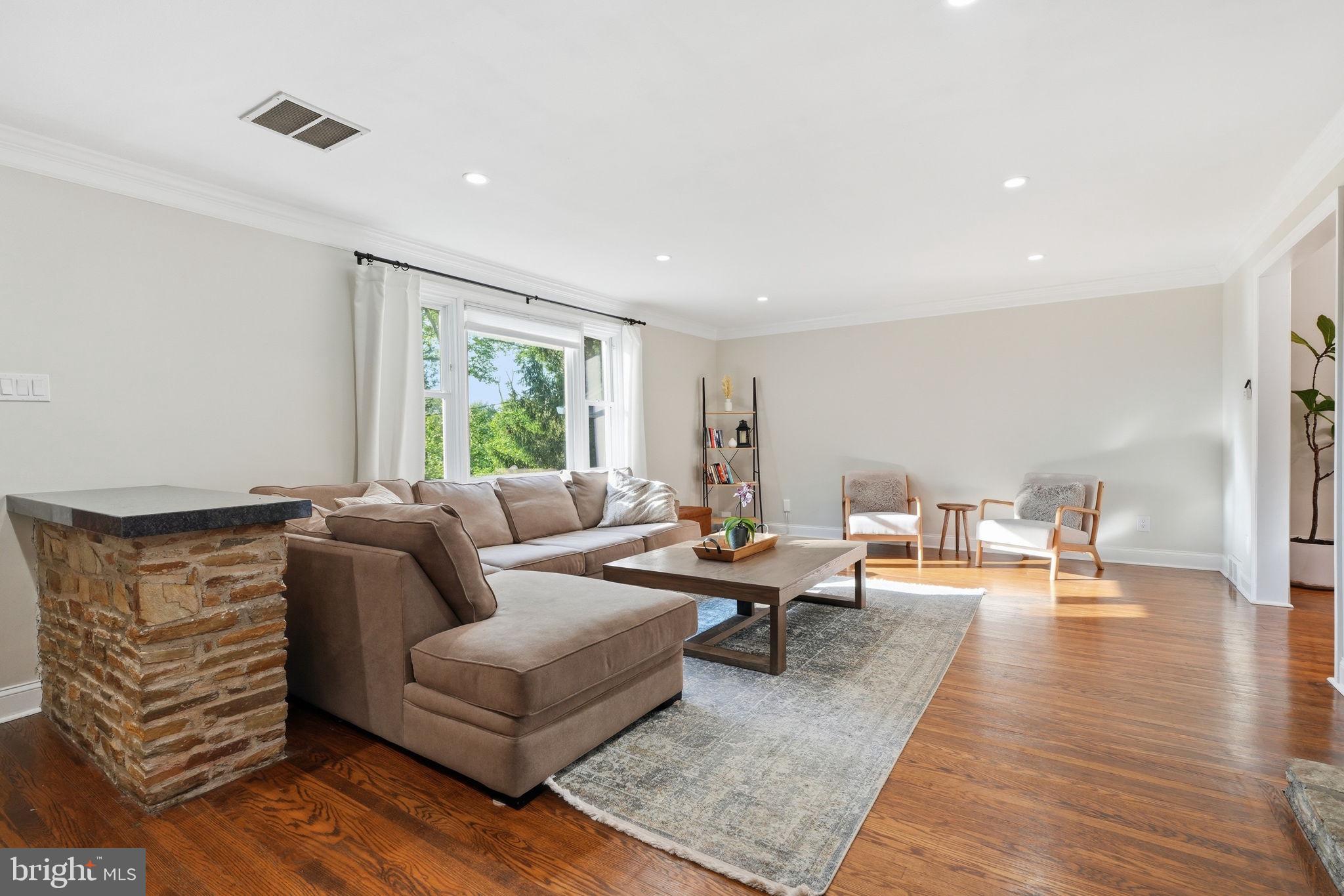 607 McKean Road Ambler, PA 19002 - Photo 4 of 48