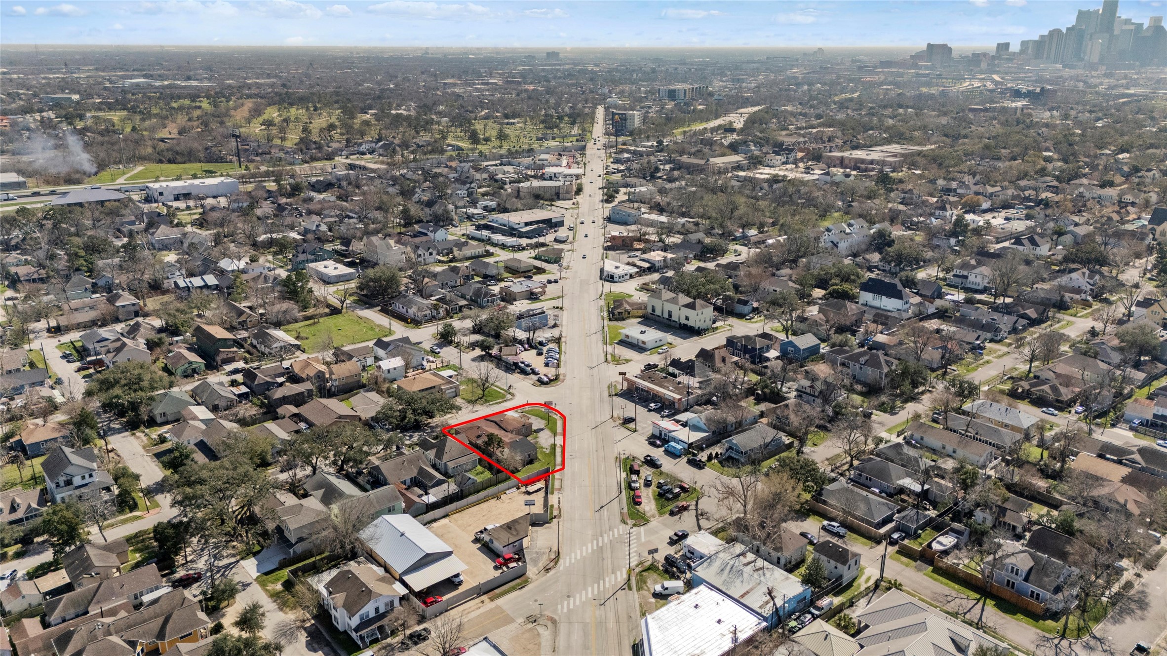 4110 North Main Street Houston, TX 77009 - Photo 19 of 19 an aerial view of multiple house