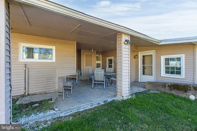 $400,000 | 111 Border Rock Road, Levittown, PA 19057