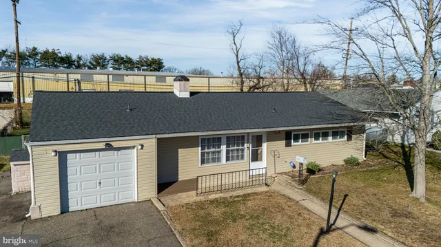 $400,000 | 111 Border Rock Road, Levittown, PA 19057