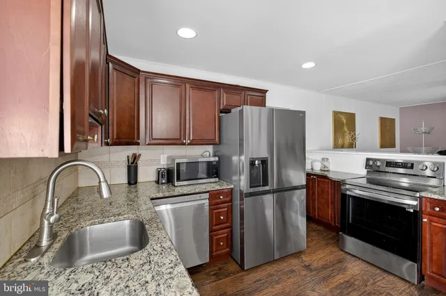 $400,000 | 111 Border Rock Road, Levittown, PA 19057