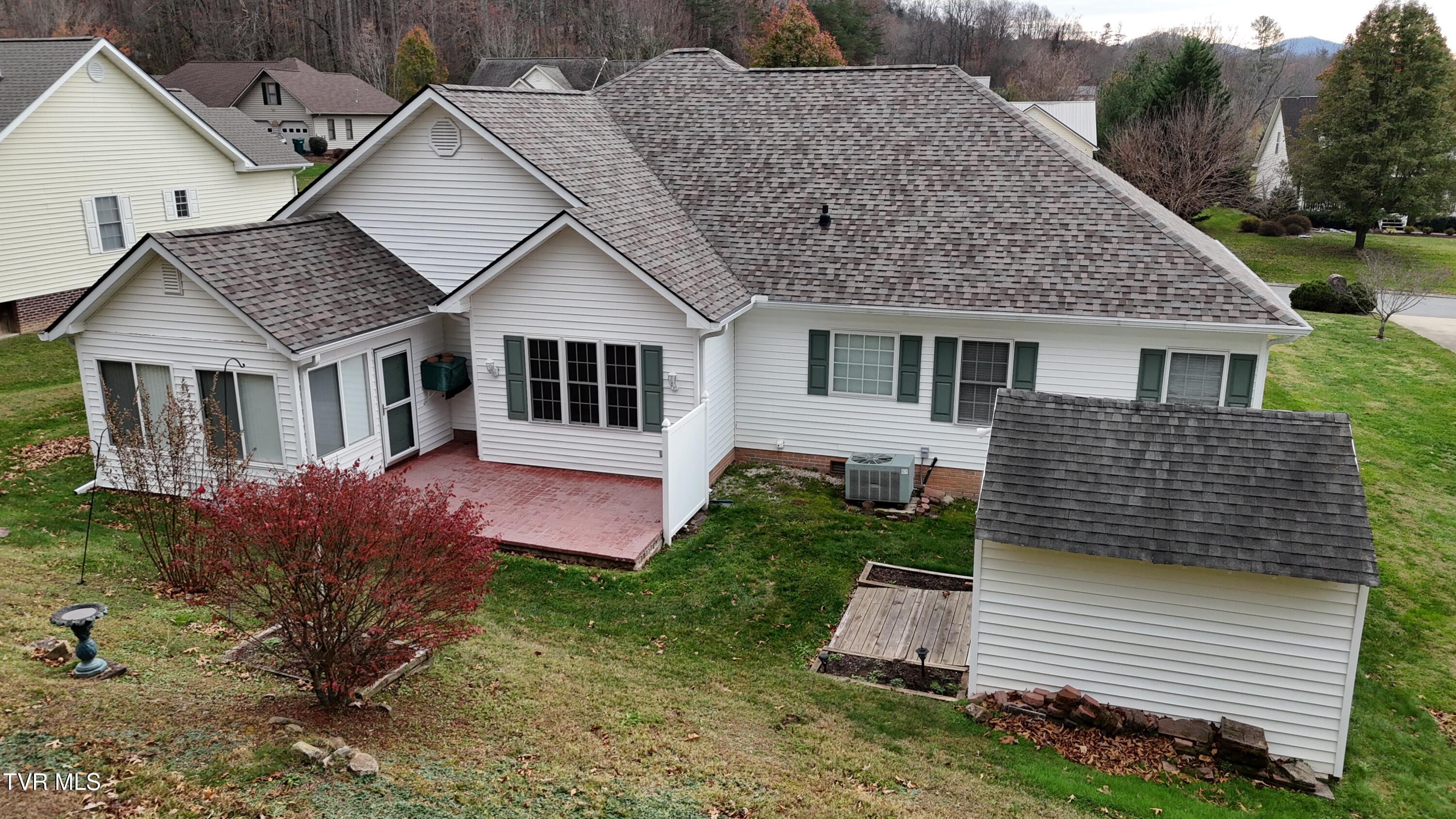1018 Quail Run Erwin, TN 37650 - Photo 18 of 69 18