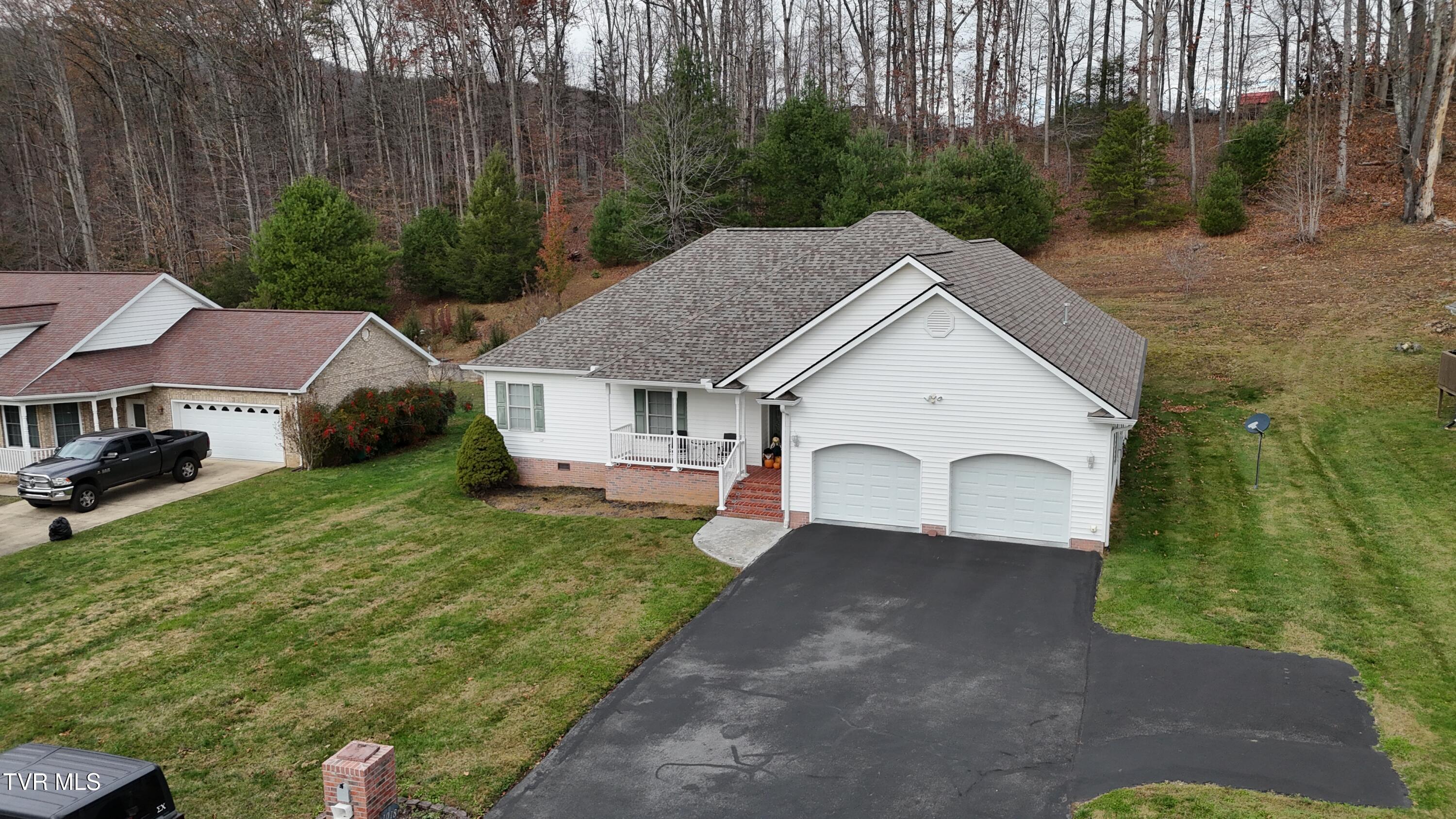 1018 Quail Run Erwin, TN 37650 - Photo 3 of 69 3