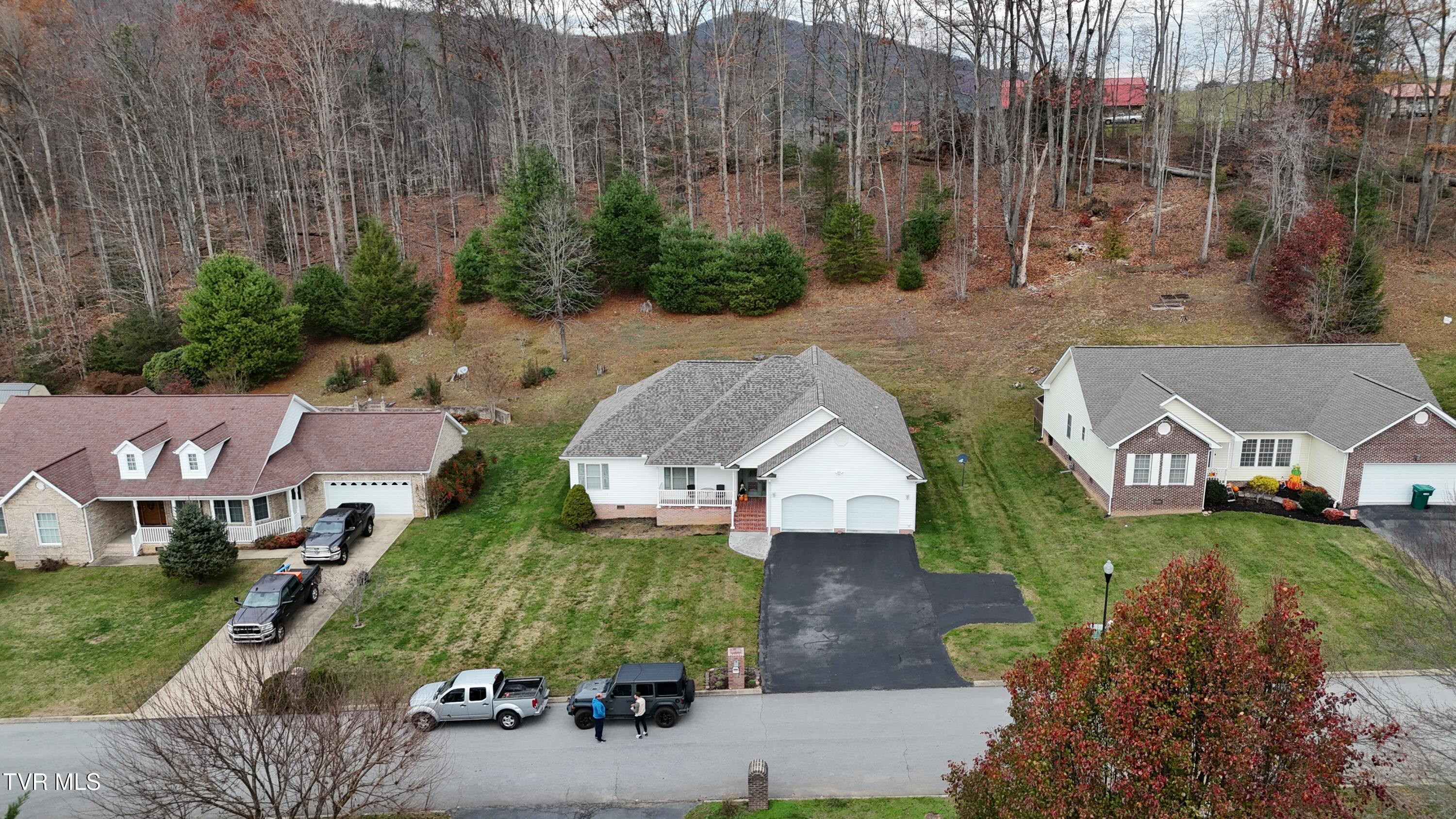 1018 Quail Run Erwin, TN 37650 - Photo 6 of 69 6